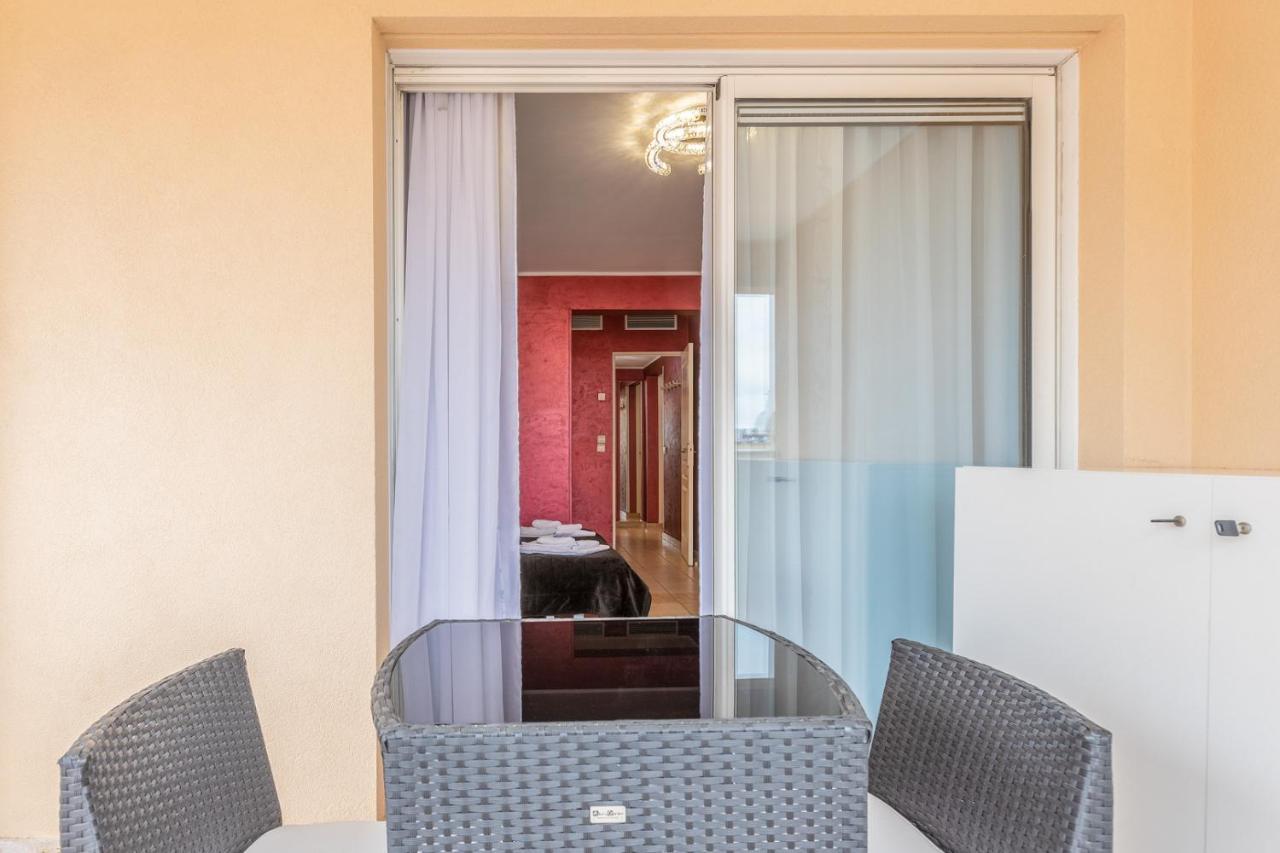 Luxury Studio Renovated 2024 With Free Parking Beausoleil Luaran gambar